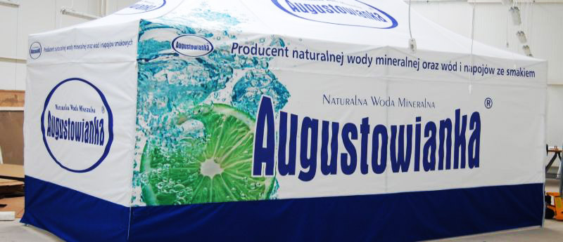 Wysokiej jakości namiot ekspresowy z dodatkowym nadrukiem. 